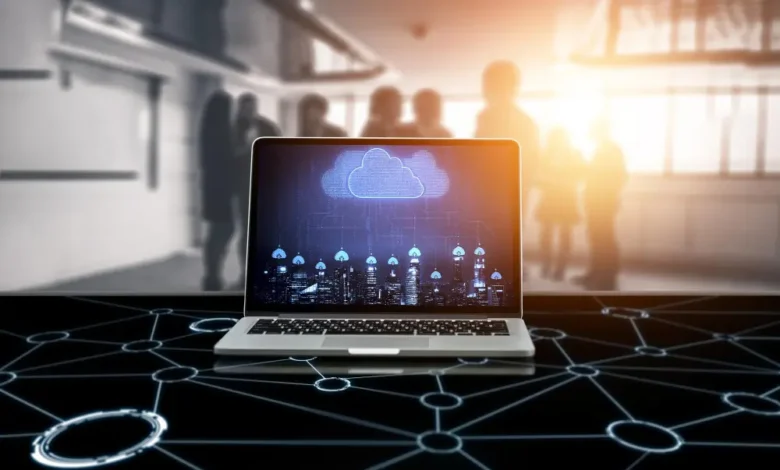 Características Notáveis da Computação em Nuvem Privada e Pública